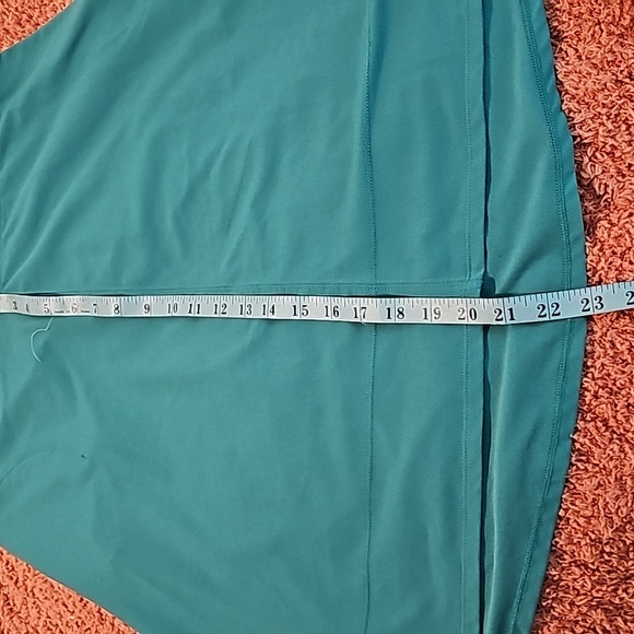 Toad & Co. Aline Pullon Skirt. One zippered side pocket. Stretch. Size Large. - Picture 7 of 8